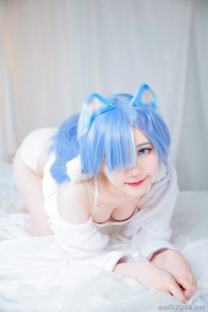 Coser-Sally-Sally-Dorasnow-ReZeroRem-White-Kitty-017.jpg