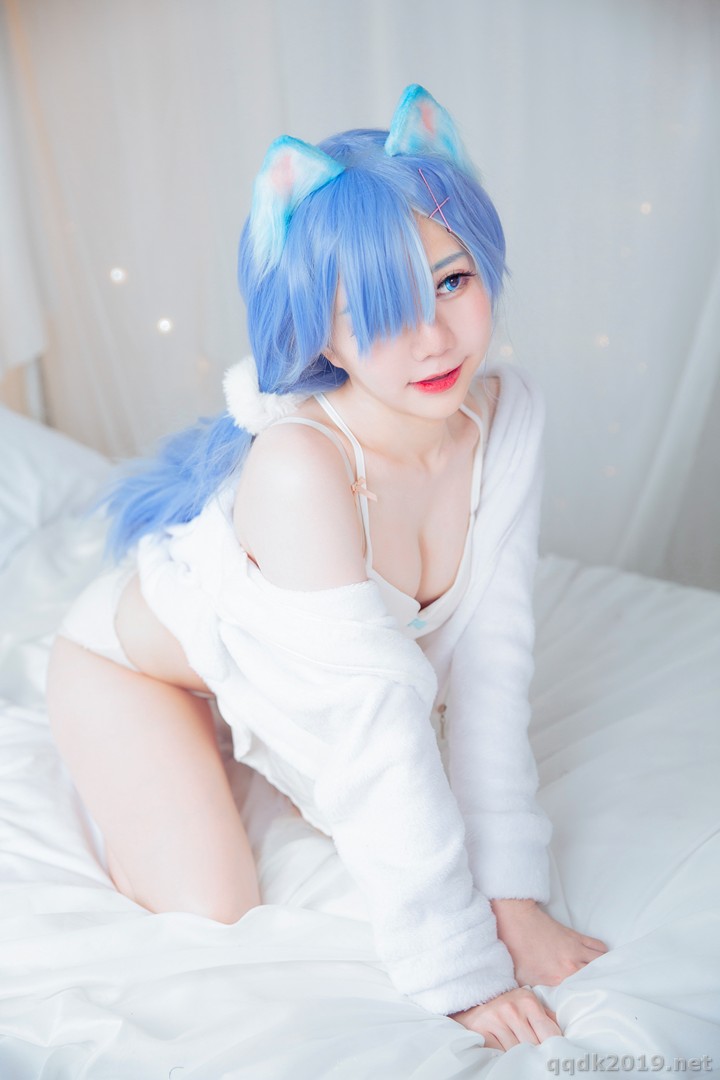 Coser-Sally-Sally-Dorasnow-ReZeroRem-White-Kitty-016.jpg