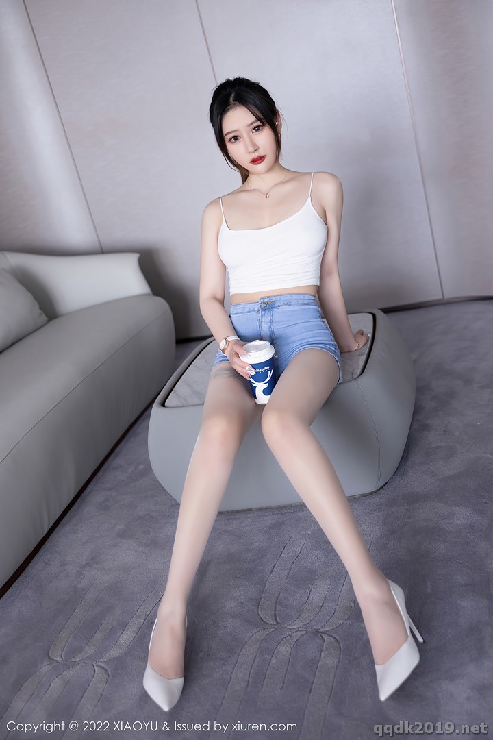 XiaoYu-Vol.813-Zhang-Xin-Xin-016.jpg