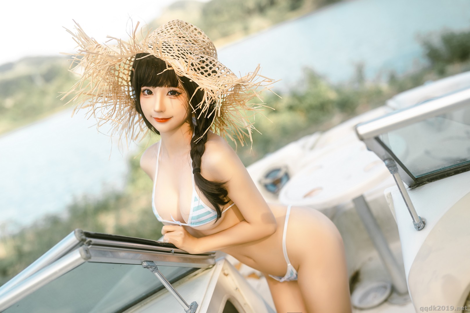 Coser-chunmomo-Wretched-Boat-069.jpg