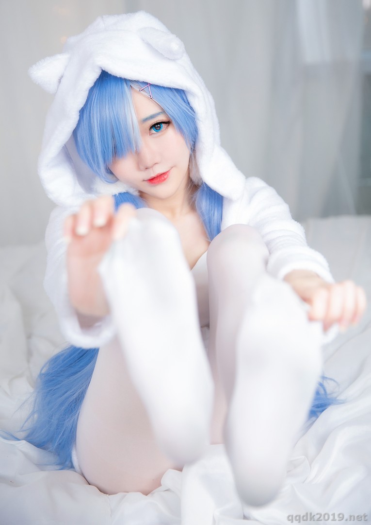 Coser-Sally-Sally-Dorasnow-ReZeroRem-White-Kitty-023.jpg