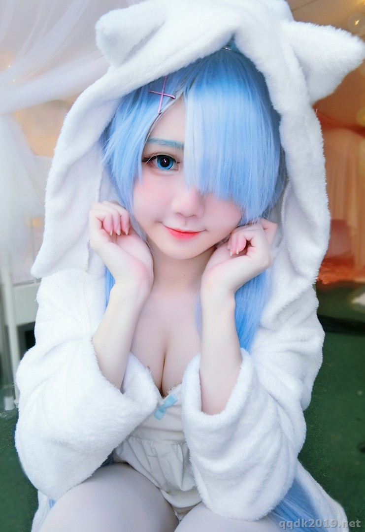 Coser-Sally-Sally-Dorasnow-ReZeroRem-White-Kitty-008.jpg