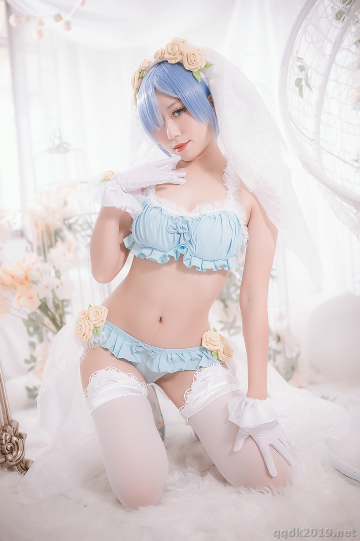 Coser-Money-011.jpg