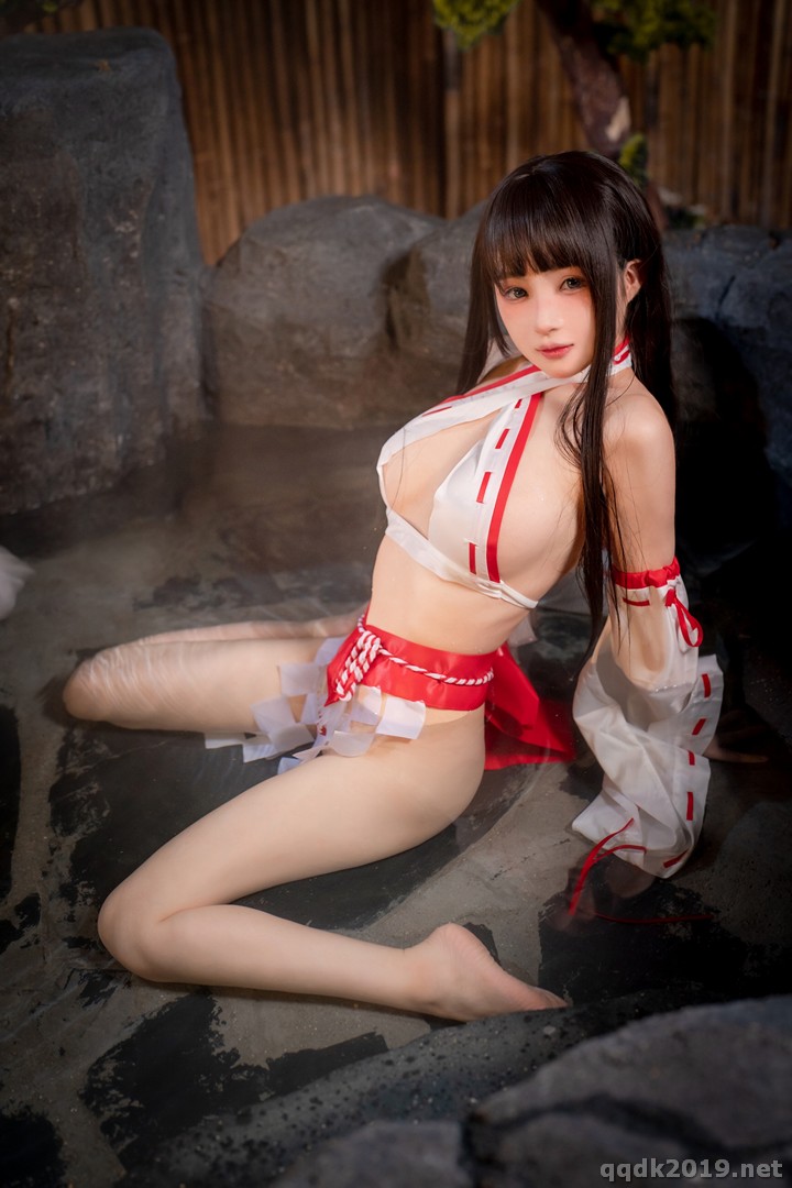 Coser-ying-jing-ning-ning-002.jpg