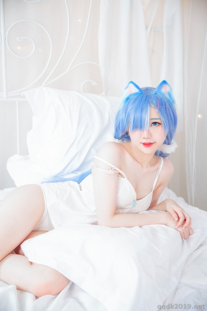 Coser-Sally-Sally-Dorasnow-ReZeroRem-White-Kitty-024.jpg