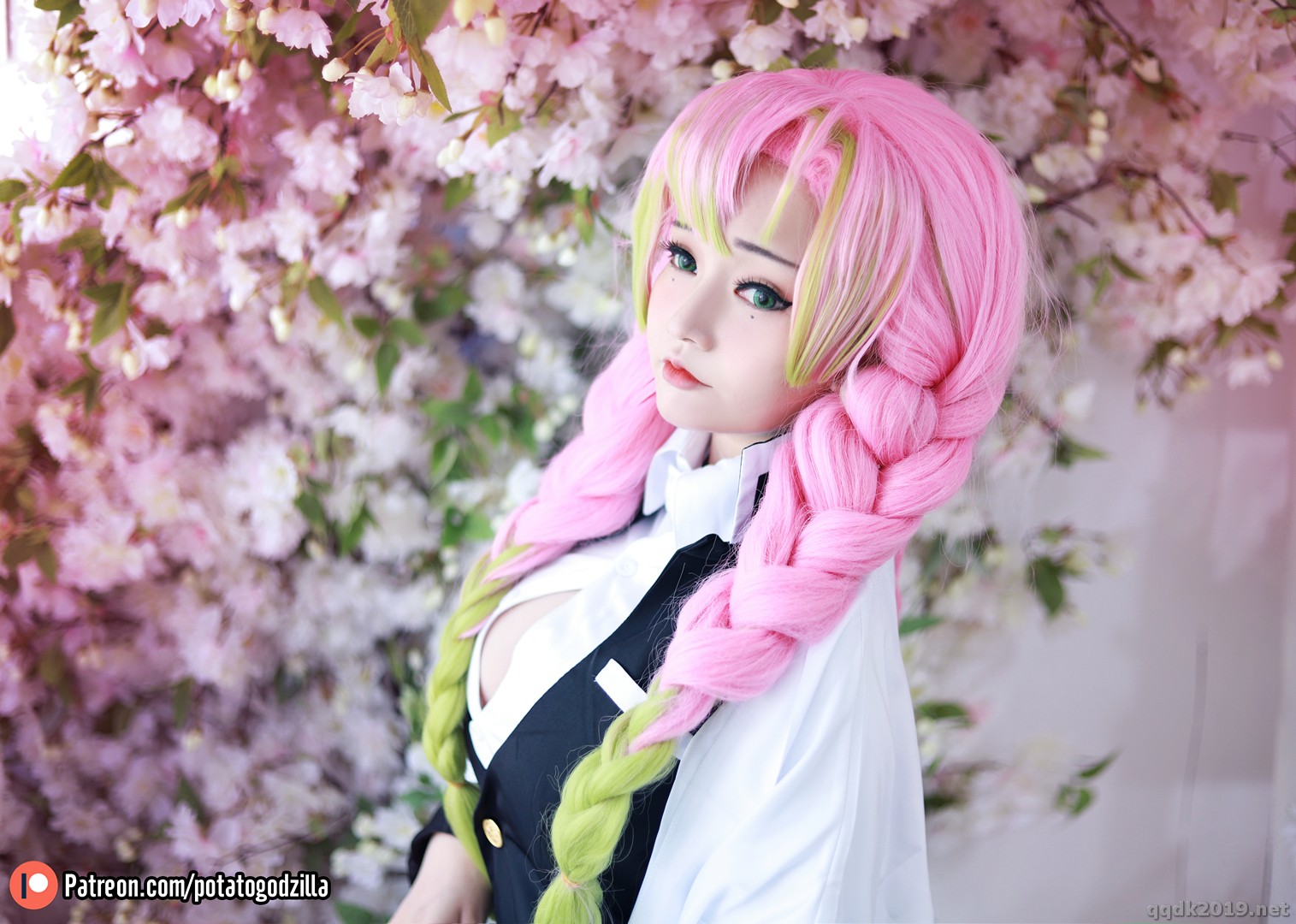 Coser-Potato-Godzilla-Mitsuri-Kanroji-007.jpg