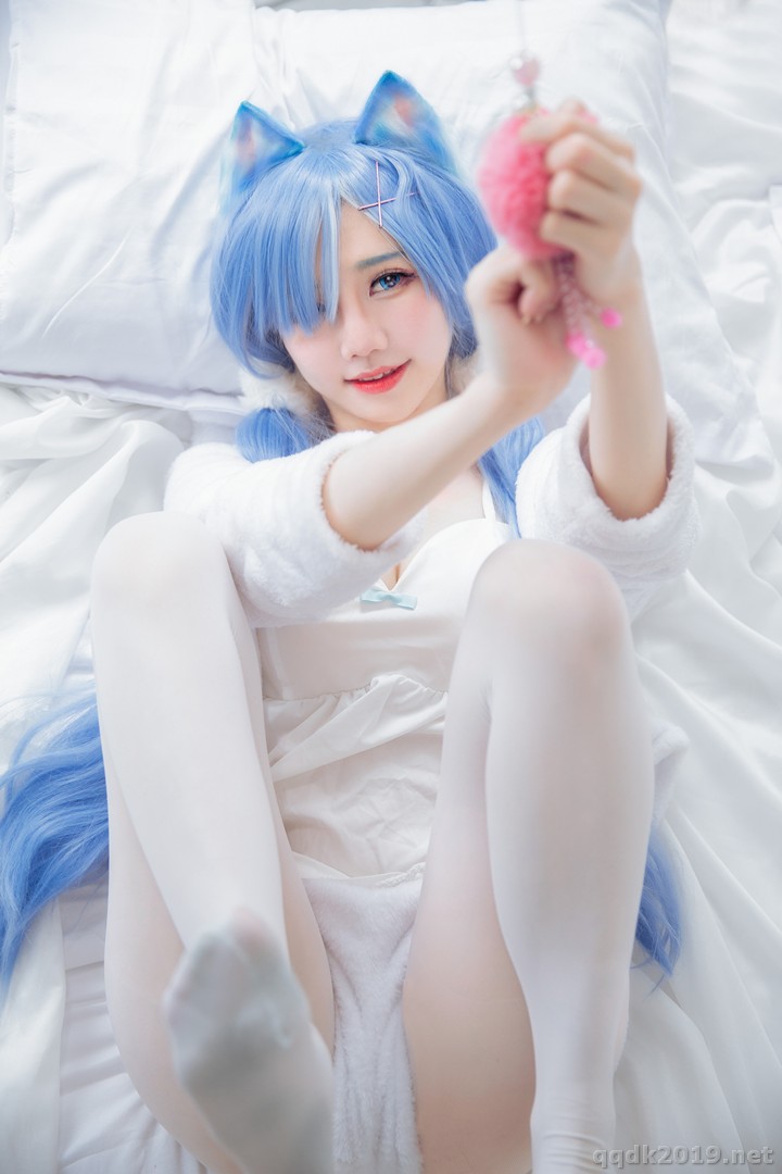 Coser-Sally-Sally-Dorasnow-ReZeroRem-White-Kitty-006.jpg