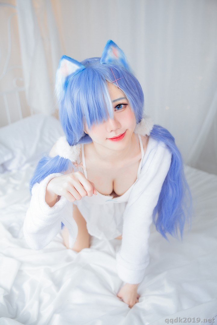 Coser-Sally-Sally-Dorasnow-ReZeroRem-White-Kitty-013.jpg