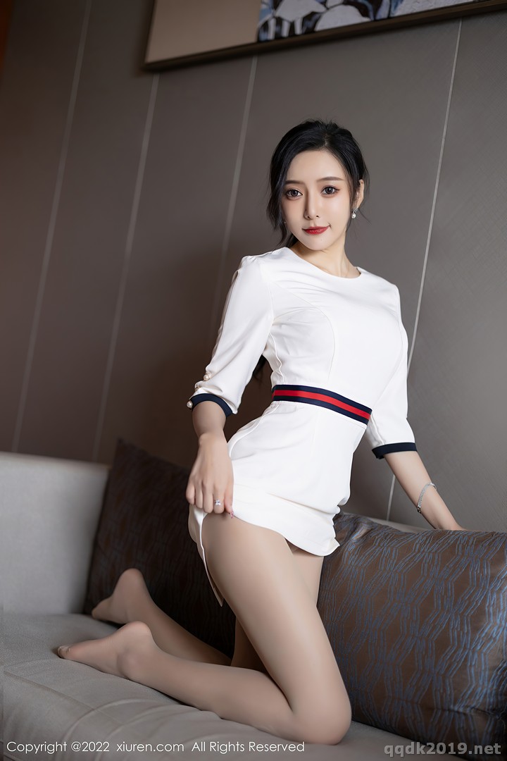 XIUREN-No.4963-Yanni-Wang-Xin-Yao-031.jpg