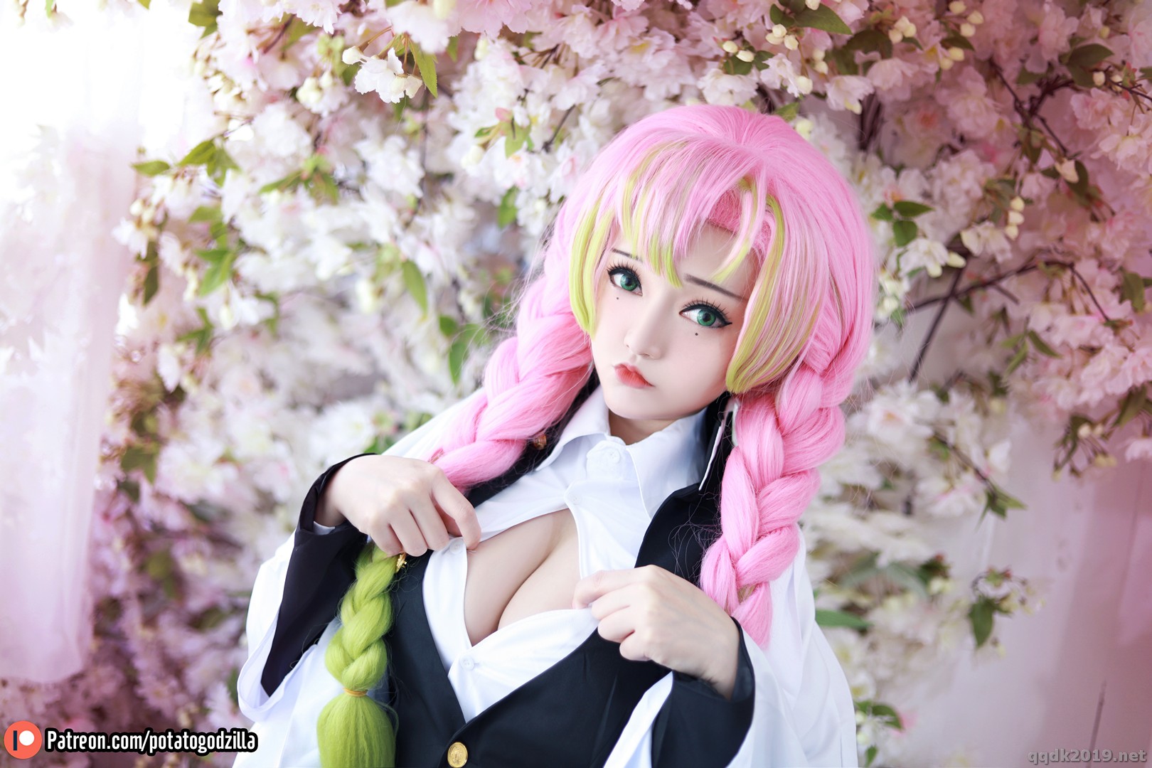 Coser-Potato-Godzilla-Mitsuri-Kanroji-006.jpg