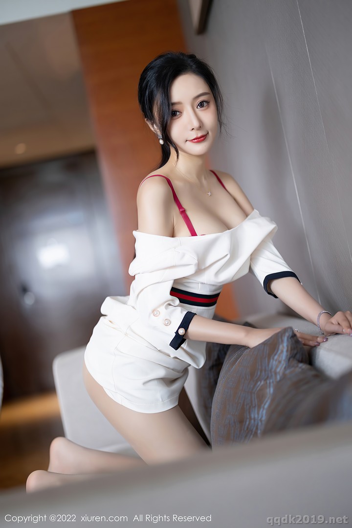 XIUREN-No.4963-Yanni-Wang-Xin-Yao-039.jpg