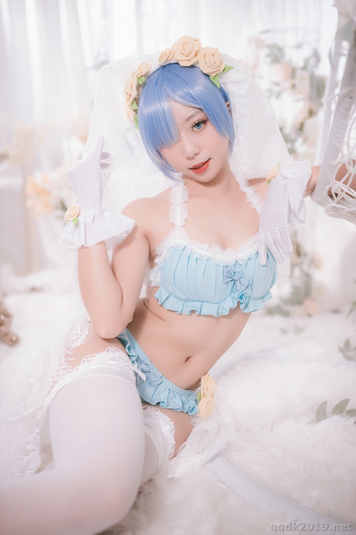 Coser-Money-012.jpg