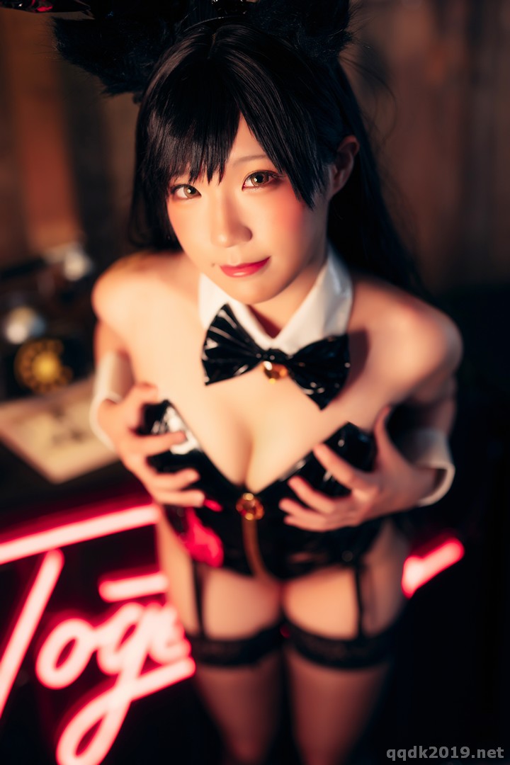 Coser-Mime-Atago-BUNNY-Azurlane-010.jpg