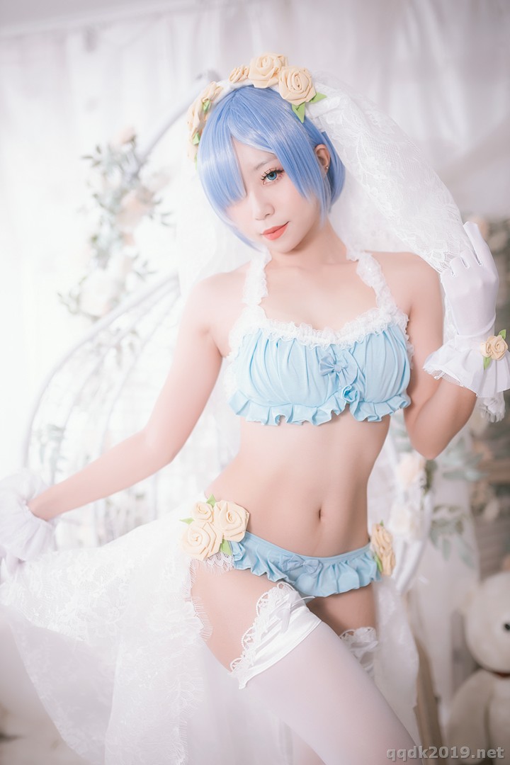 Coser-Money-014.jpg