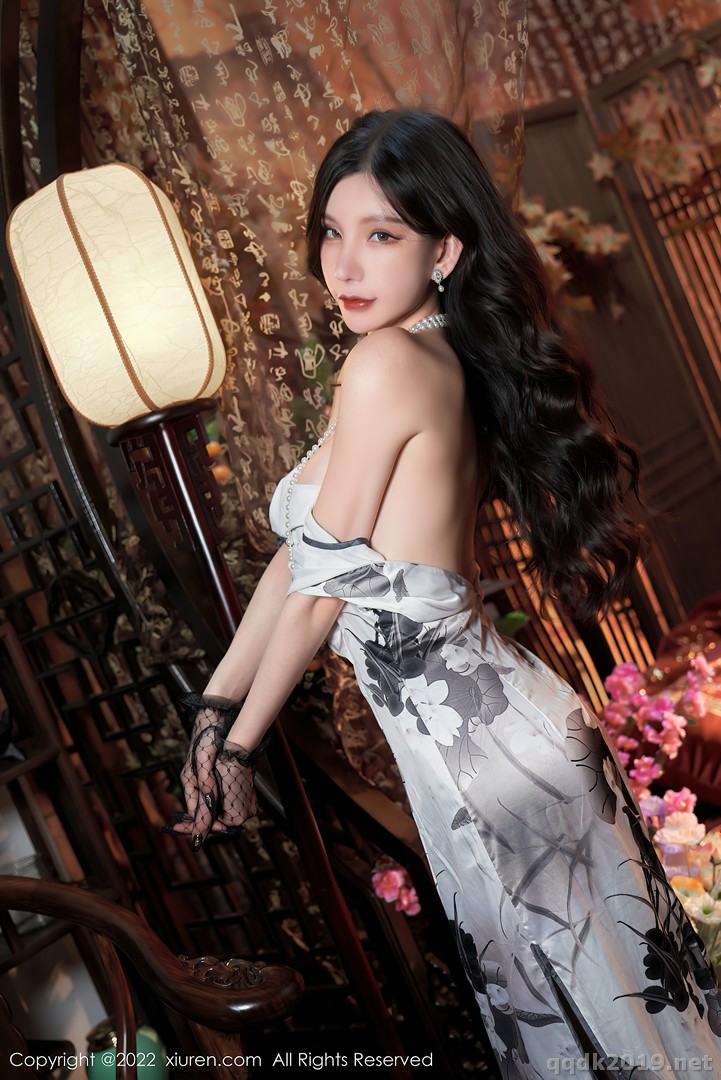 XIUREN-No.4608-Zhou-Yuxi-Sally-032.jpg