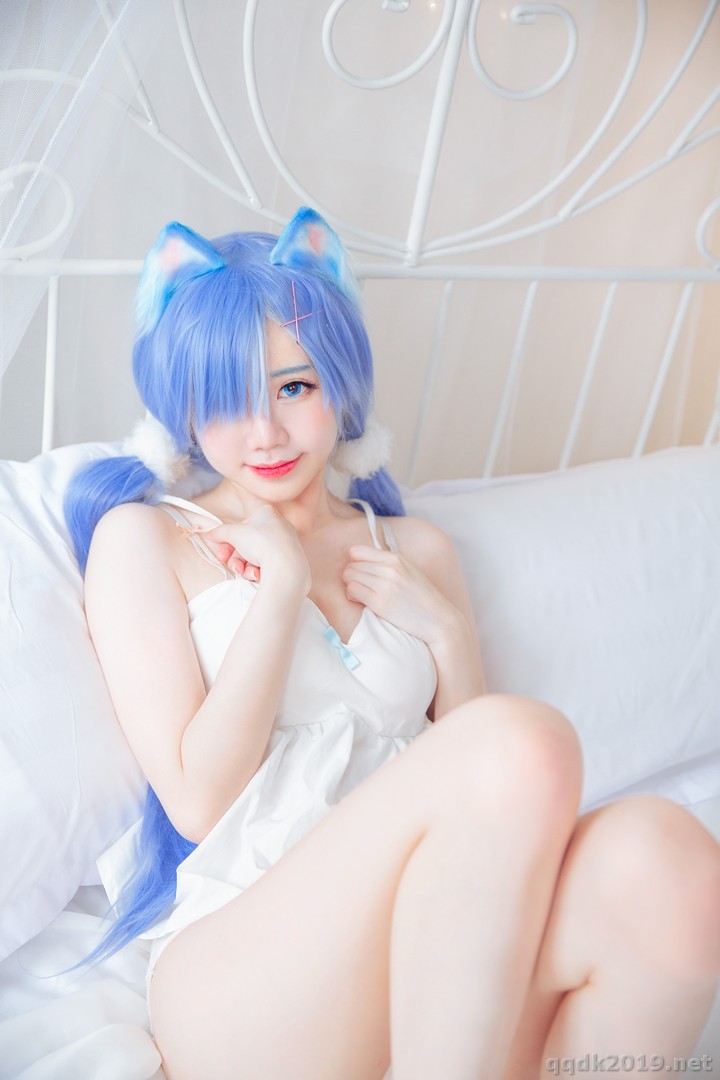 Coser-Sally-Sally-Dorasnow-ReZeroRem-White-Kitty-020.jpg