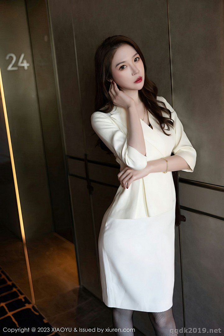 XiaoYu-Vol.977-Meng-Xin-Yue-001.jpg