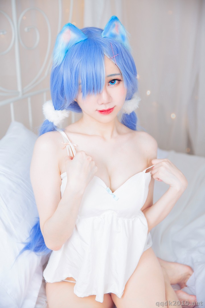 Coser-Sally-Sally-Dorasnow-ReZeroRem-White-Kitty-018.jpg