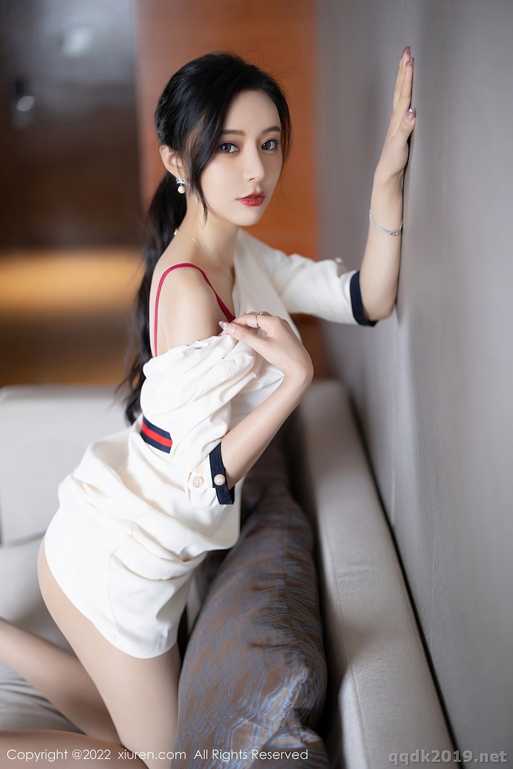 XIUREN-No.4963-Yanni-Wang-Xin-Yao-037.jpg