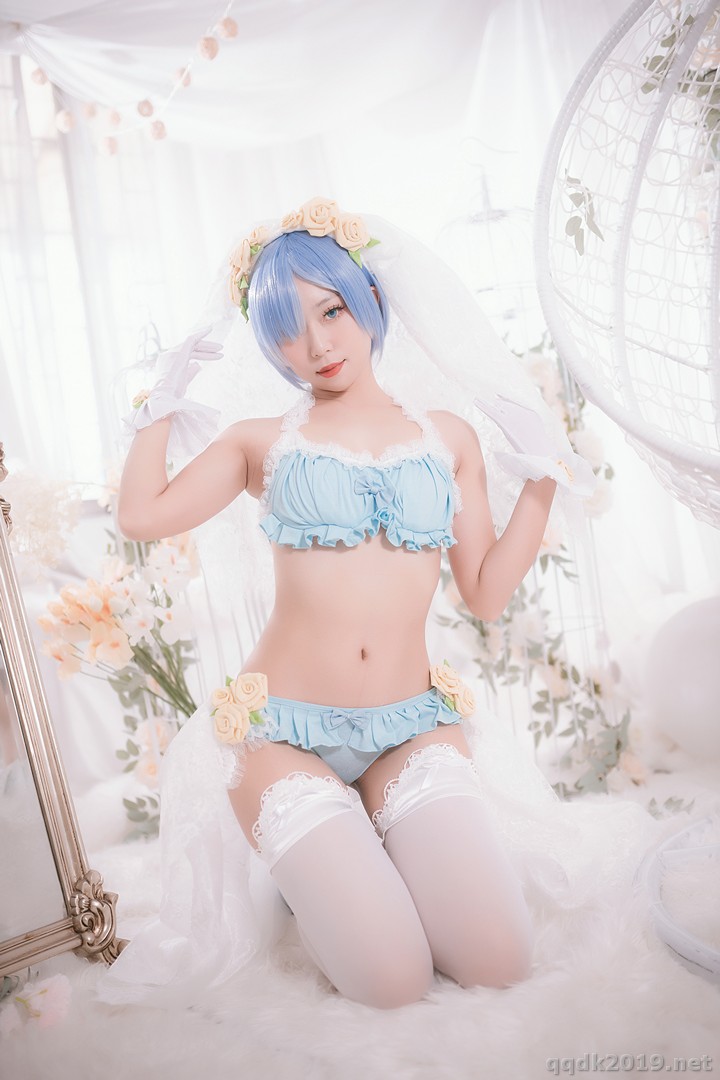 Coser-Money-010.jpg