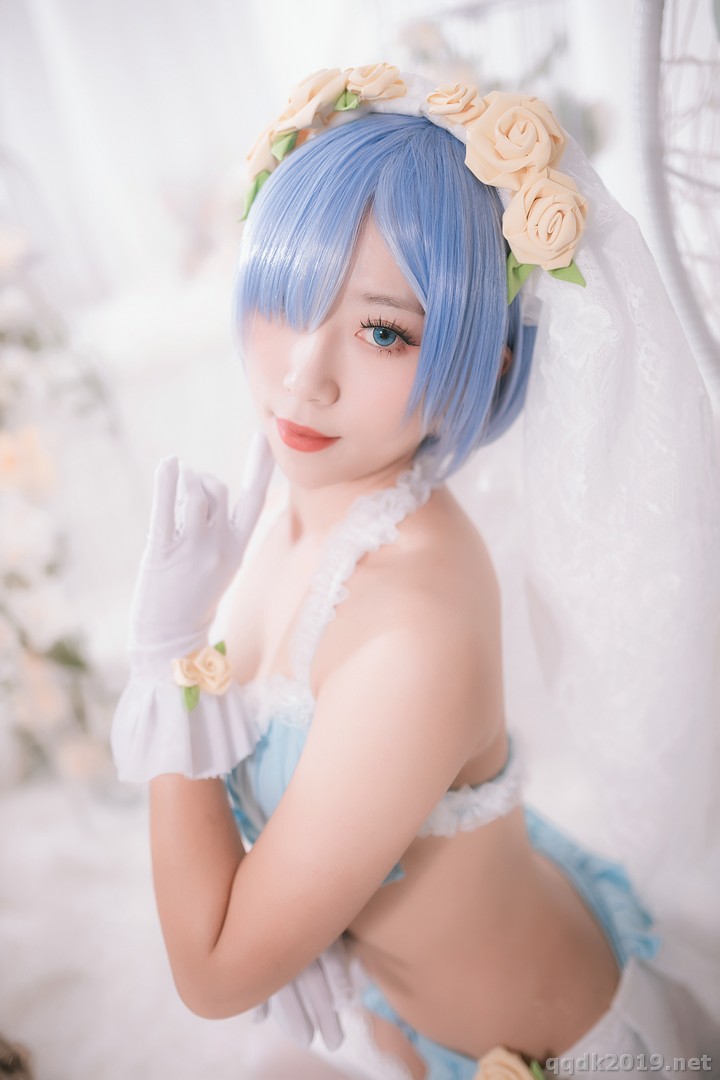 Coser-Money-004.jpg