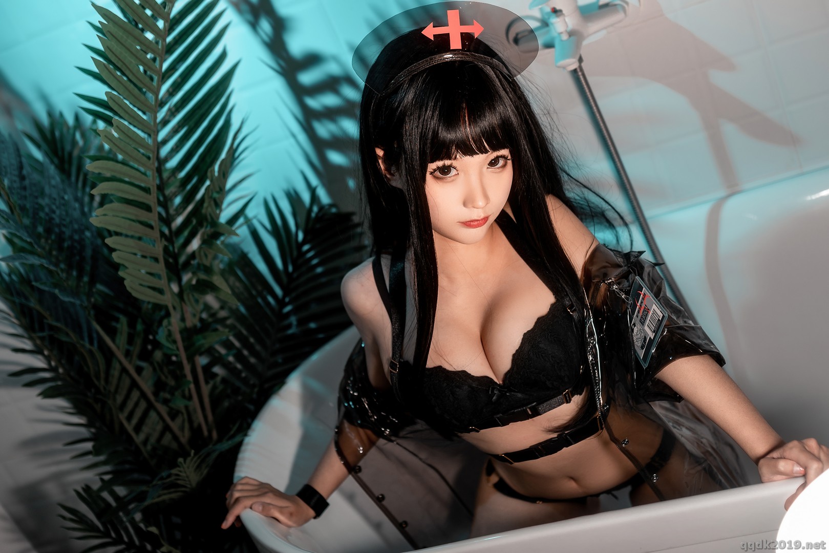 Coser-chunmomo-Gel-Coat-Nurse-008.jpg