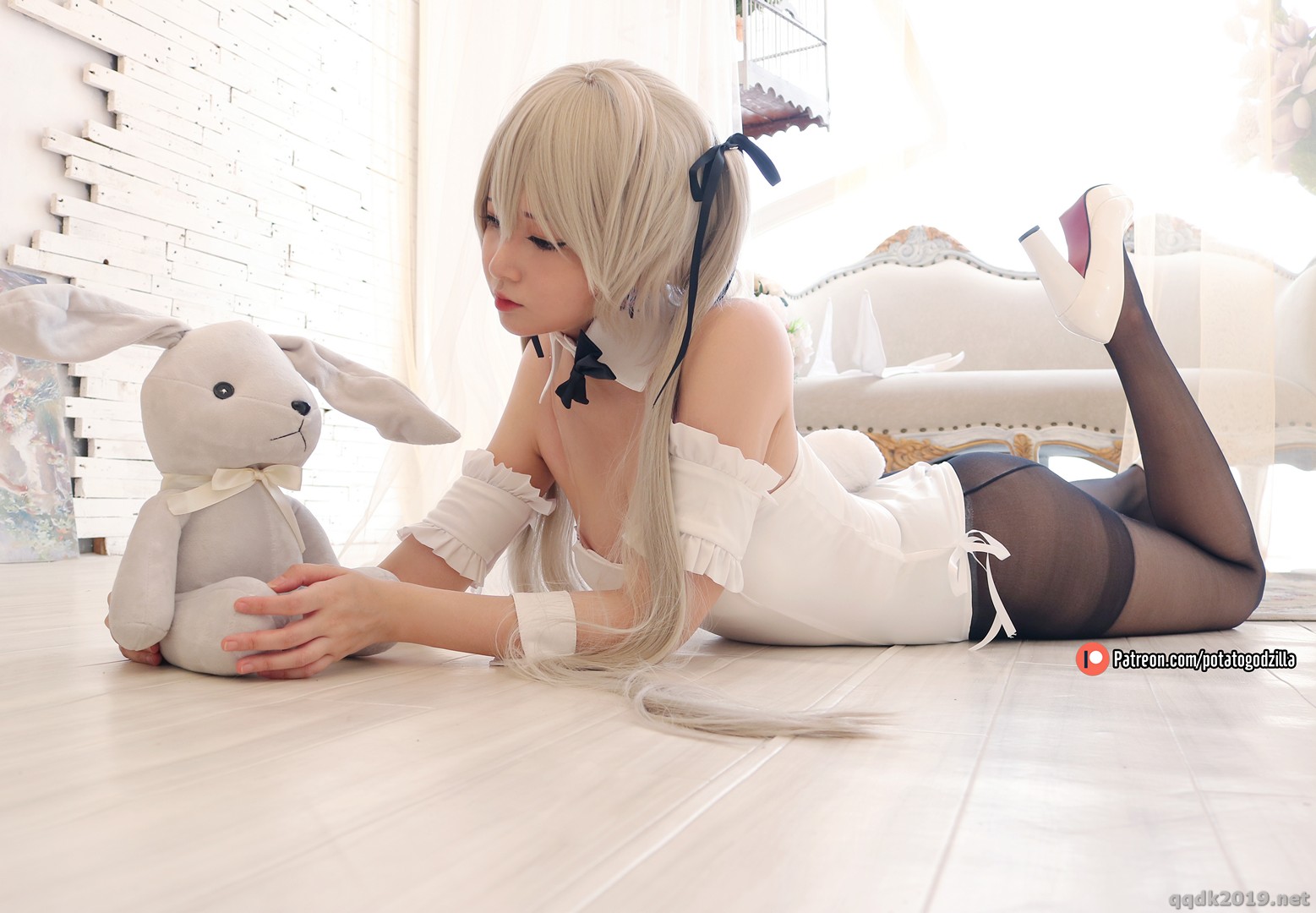 Coser-Potato-Godzilla-Sora-Kasugano-Bunny-Suit-008.jpg