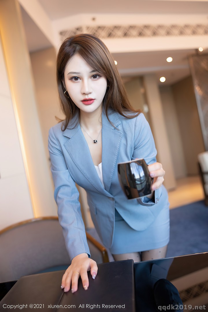 XIUREN-No.4117-Zhang-Xin-Xin-009.jpg