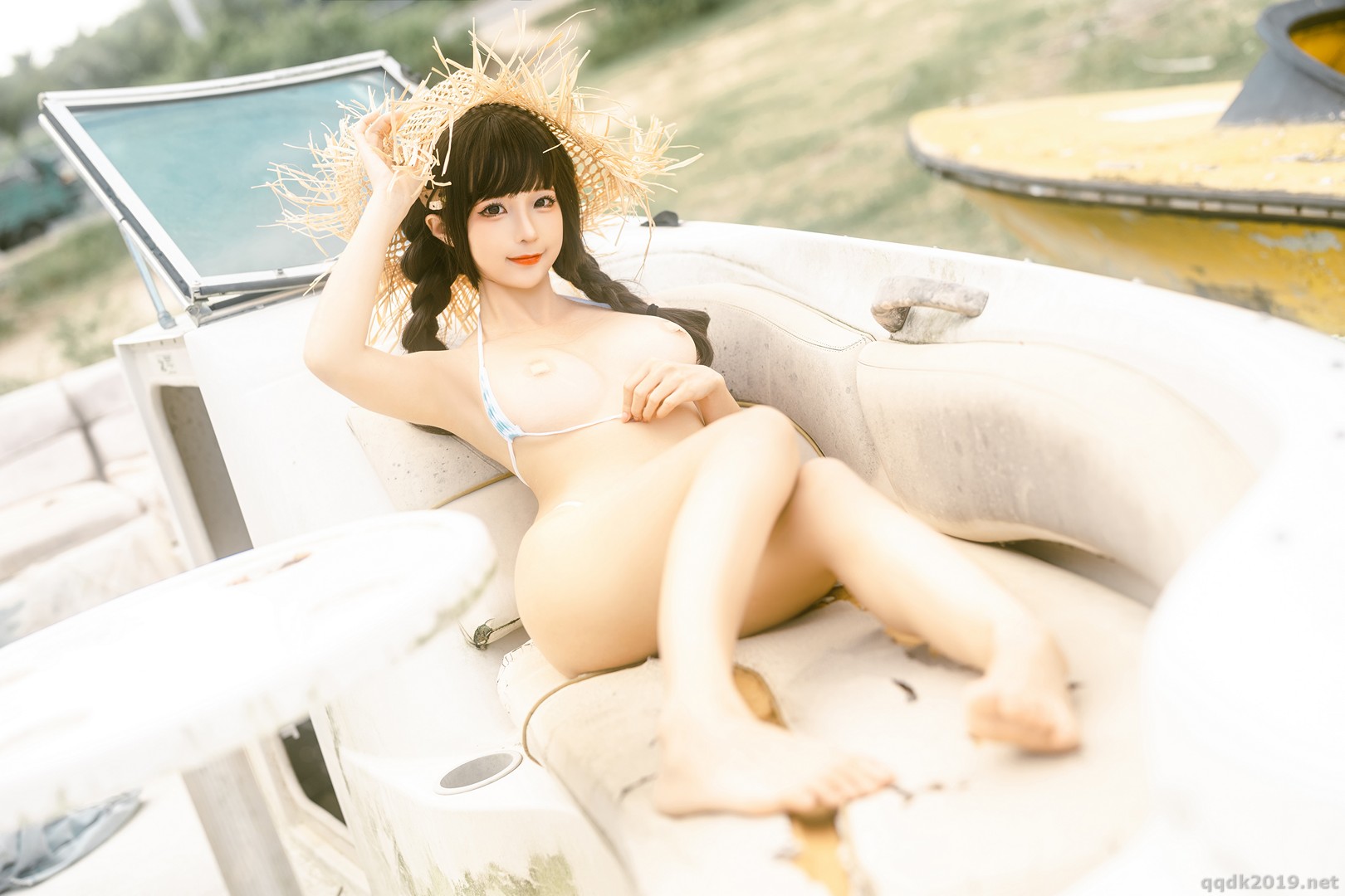 Coser-chunmomo-Wretched-Boat-111.jpg