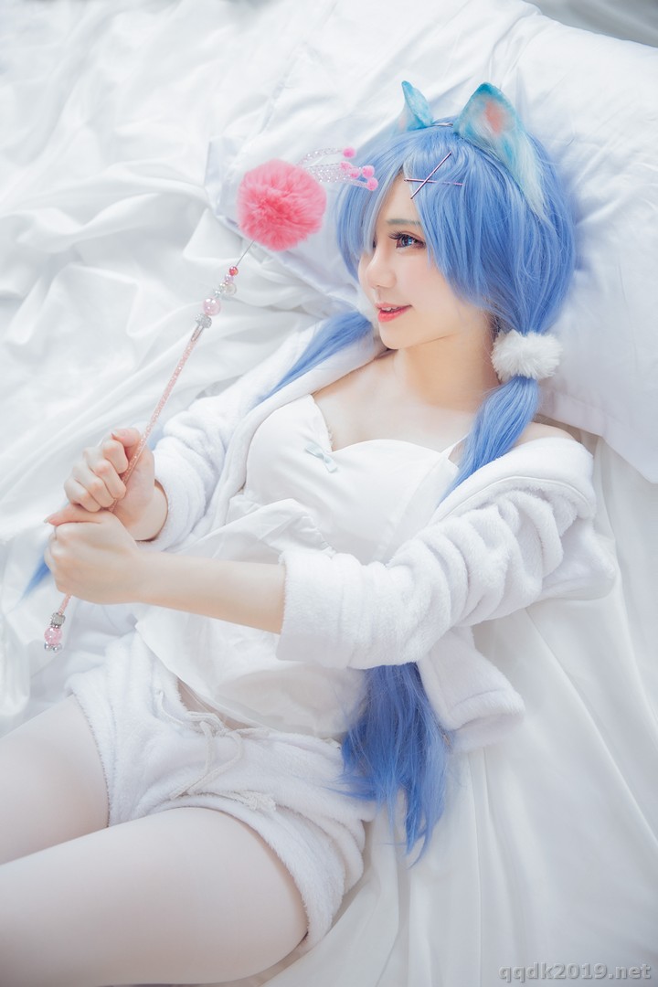 Coser-Sally-Sally-Dorasnow-ReZeroRem-White-Kitty-007.jpg