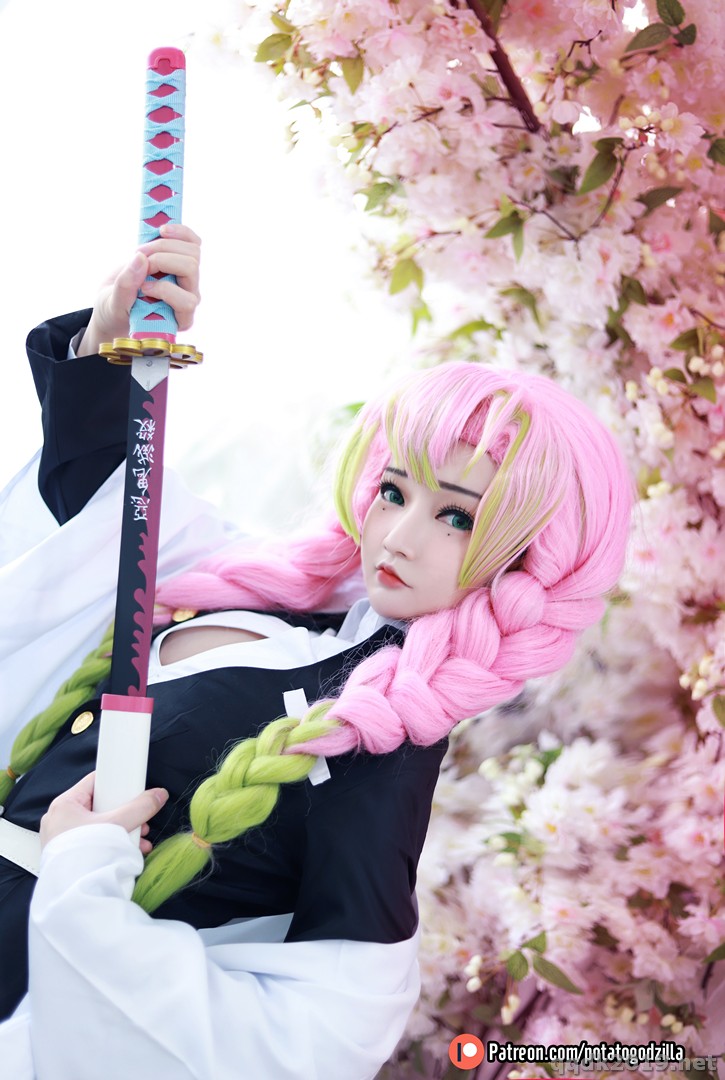 Coser-Potato-Godzilla-Mitsuri-Kanroji-013.jpg