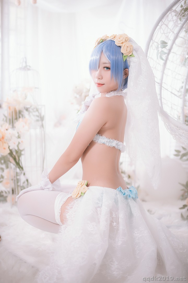 Coser-Money-003.jpg